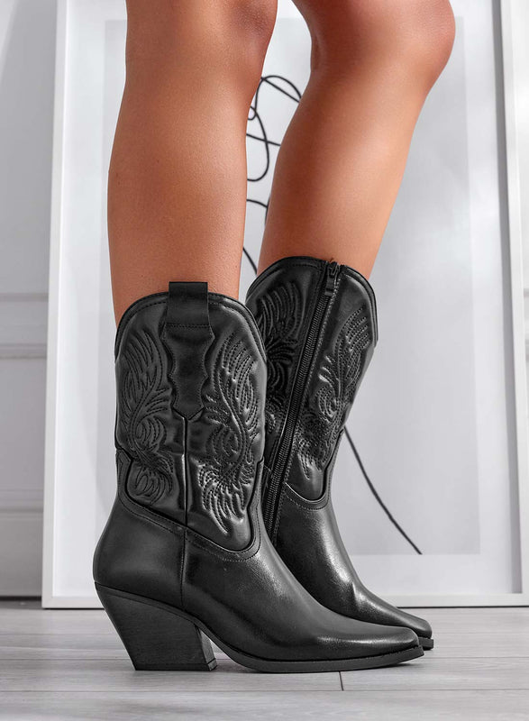 Bottines noires camperos avec broderie