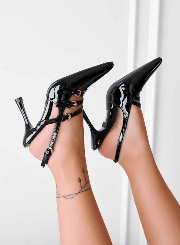 RAYNA - Decolletè nera in vernice con fibbie