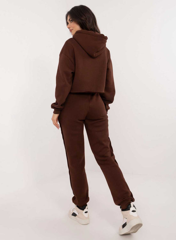 Conjunto marrón de dos piezas afelpado con inscripción Brooklyn