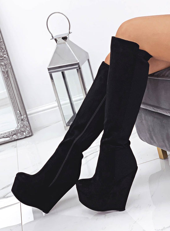 ESTELLA - Black suede boots with wedge and elastic back