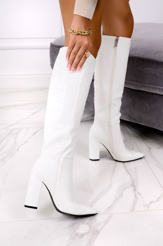 MELANIA - White faux leather boots with block heel