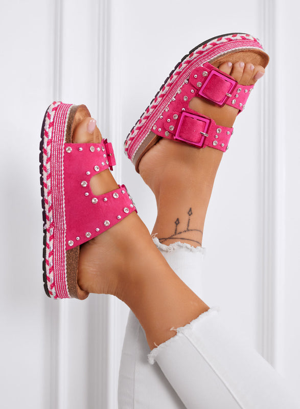 MOANA - Sandali Ciabatte fuxia platform con fibbie blu, borchie e strass