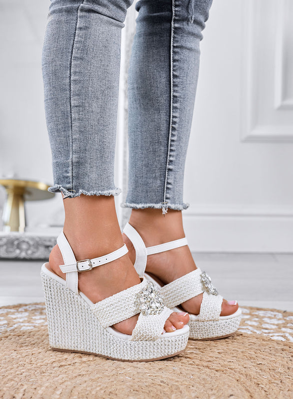 SABRINA - Sandali bianchi Zeppe con cinturino e maxi strass