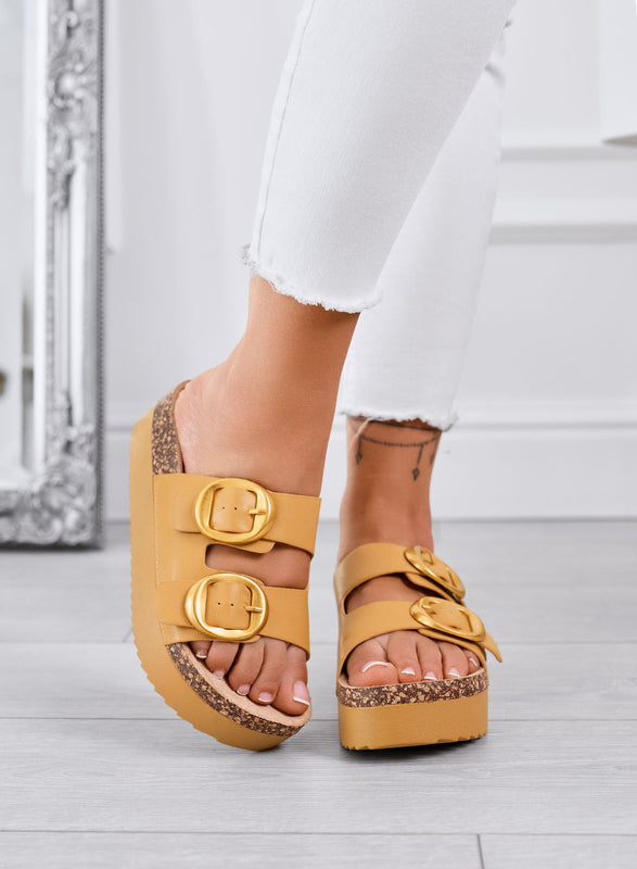 SOFIA – Beige platform slide sandals with double gold buckle