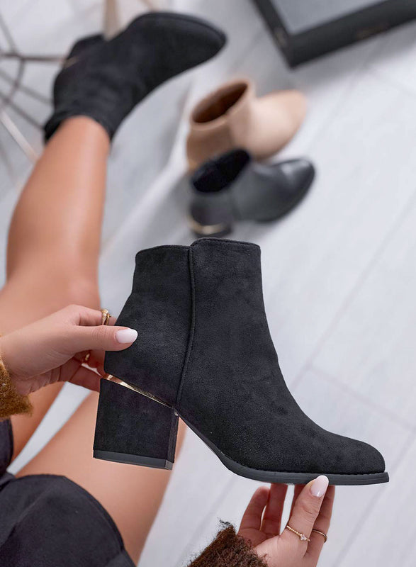 DARIA - Stivaletti tronchetti neri scamosciati Alexoo con tacco comodo