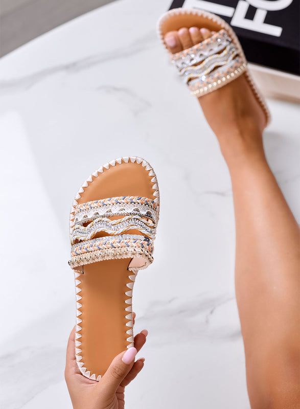 NOEMI - Sandali Ciabatte beige con Fasce Intrecciate con Perline e strass