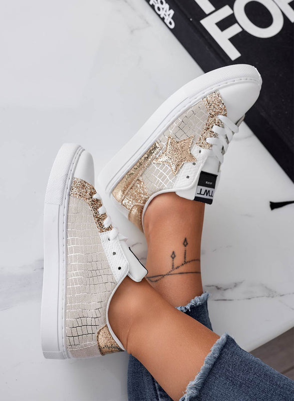 Zapatillas blancas con detalles beige y glitter dorado
