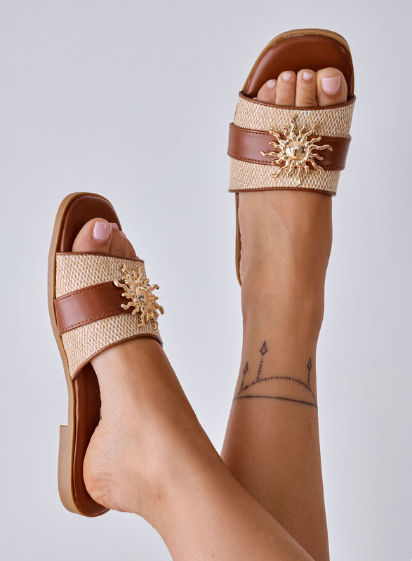 NANCY - Camel sandals slippers with sun applique