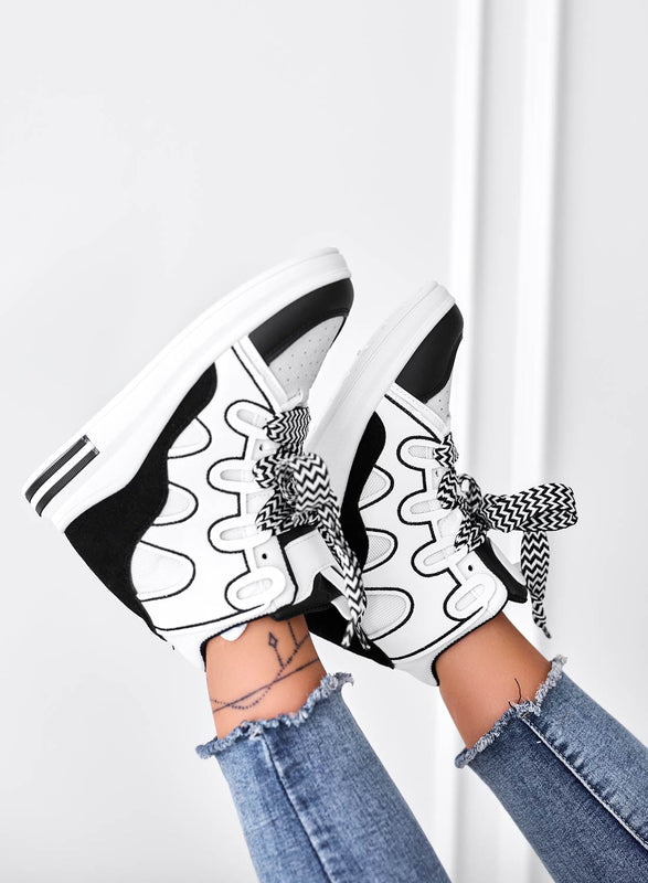 FAUNA - Black sneakers with internal wedge and fabric laces