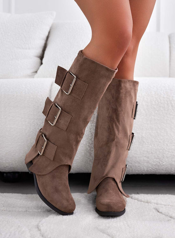 EMMA - Bottes couleur boue avec revers et boucles