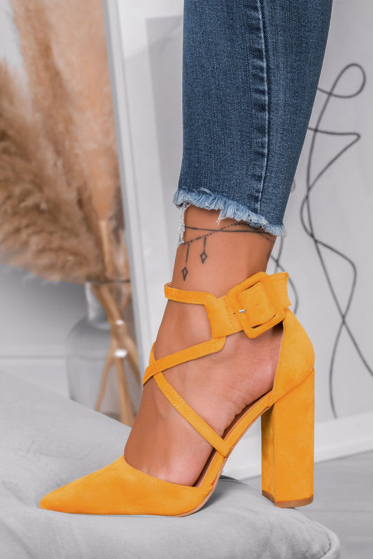 GLOBAL - Yellow suede pumps with block heel