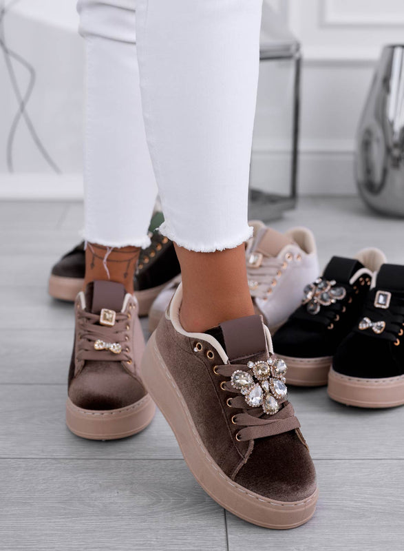MILA - Baskets en velours taupe avec ornement bijou
