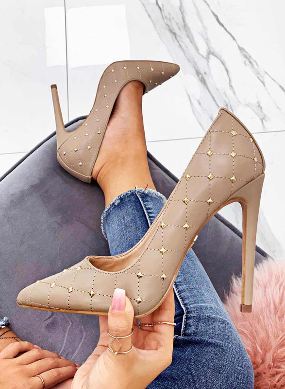 LOVELY Beige pumps with golden studs