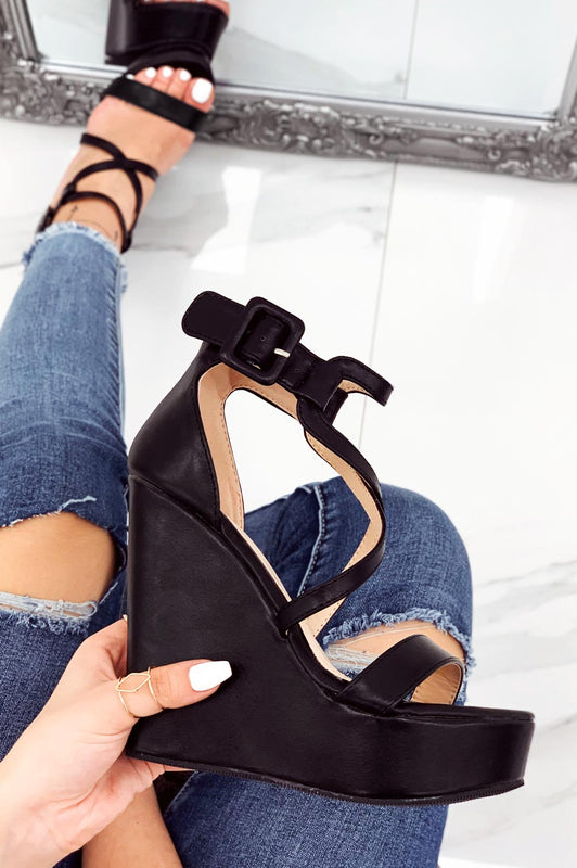 Black faux leather wedge sandals Senia