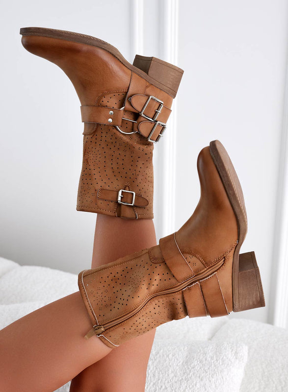 ASHLEE - Perforated camel ankle boots with buckle