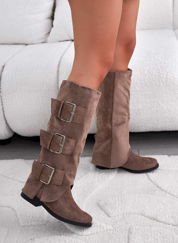 EMMA - Bottes couleur boue avec revers et boucles