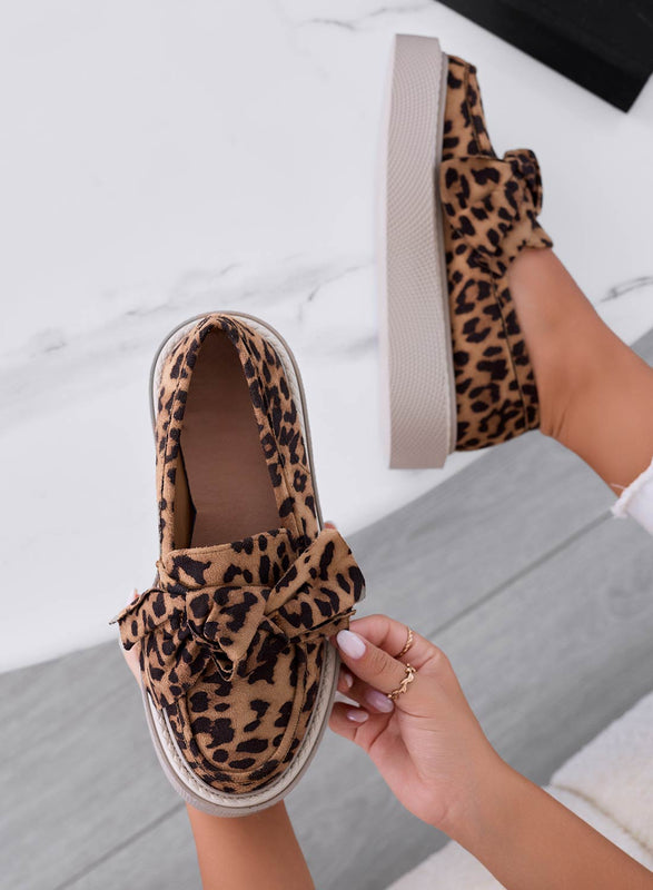 ADRIANA - Spotted suede loafers with bow