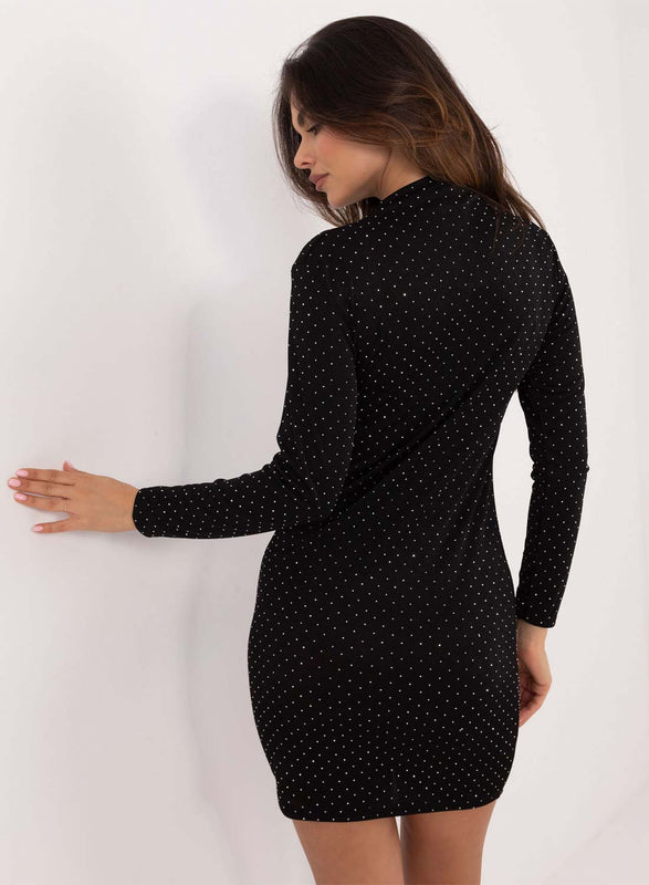 Robe courte noire moulante avec paillettes