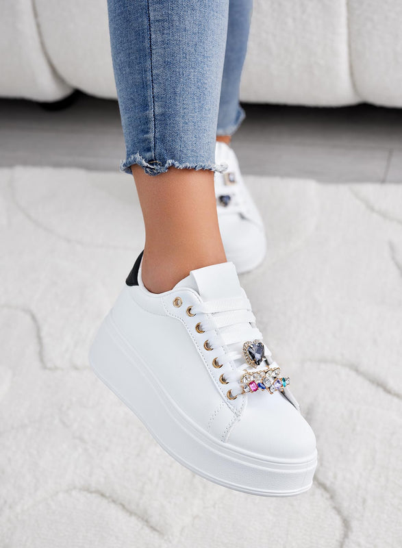 AMIS - White sneakers with black back and jewel applications