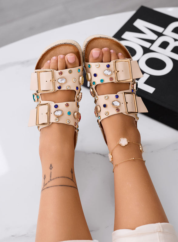 PRISCILLA - Beige platform sandals and slippers with large buckles and colorful stones