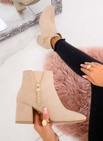 Botines beige Alexoo con tacón cómodo y cremallera dorada