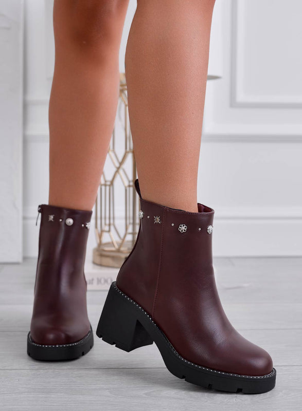 ALBERTA - Burgundy ankle boots with a comfortable heel and studs