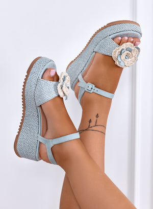 AMELIA - Blue Platform Sandals with Two-Tone Crochet Flower