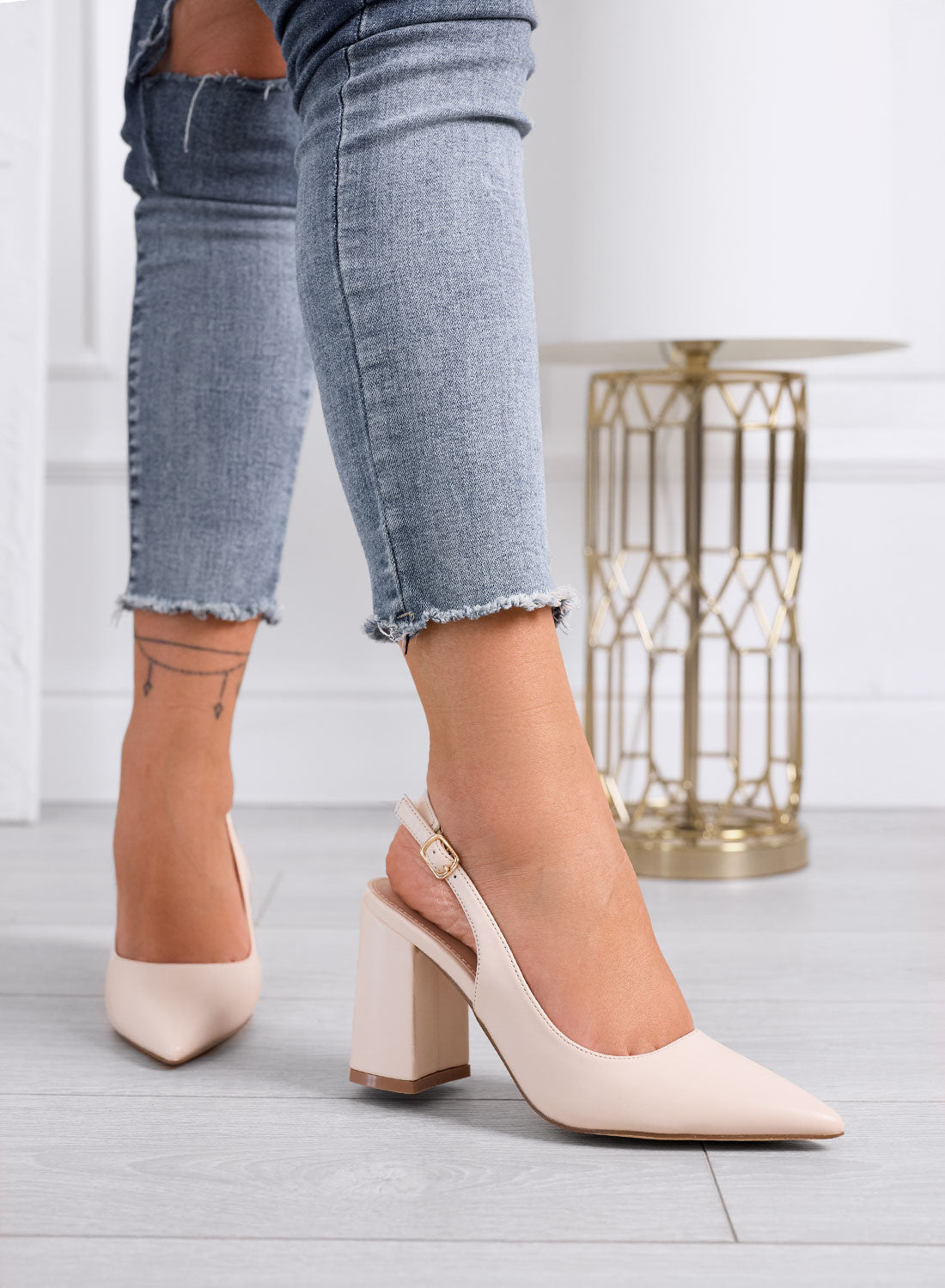 ANGELICA – Beige pointed slingback pumps with block heel