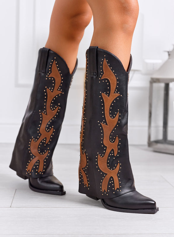 ANTEA - Botas tejanas negras con bordados camel y tachuelas doradas
