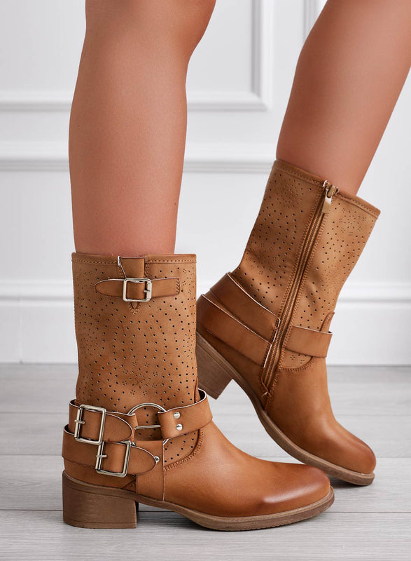 ASHLEE - Perforated camel ankle boots with buckle