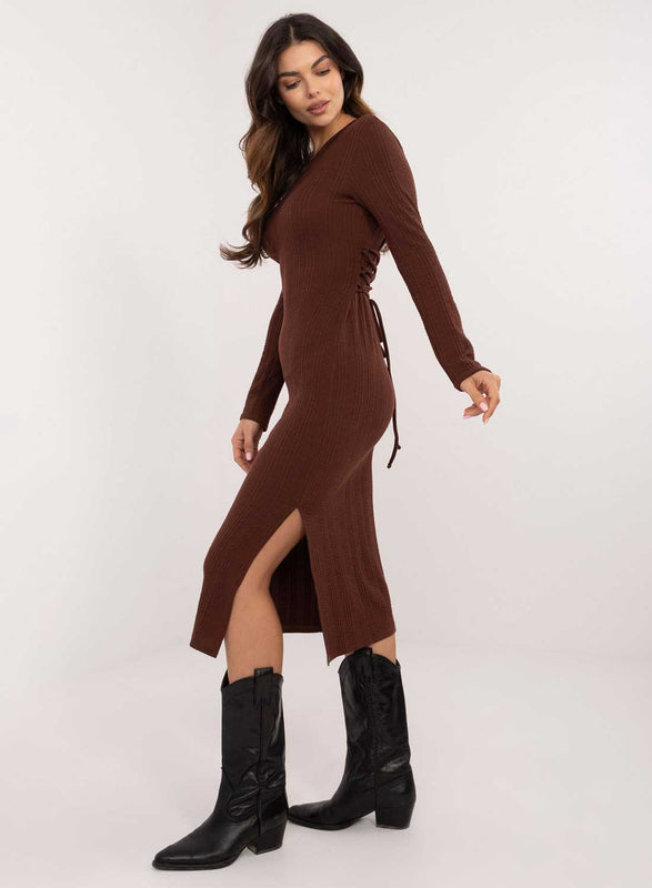 Brown ribbed midi dress with a side slit