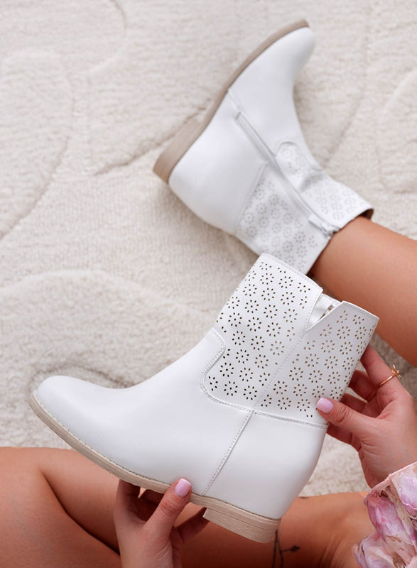 BEKY - White perforated ankle boots with internal wedge