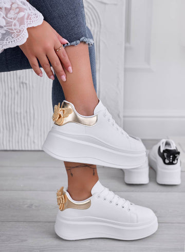 Sneakers bianche con retro oro e farfalla gioiello