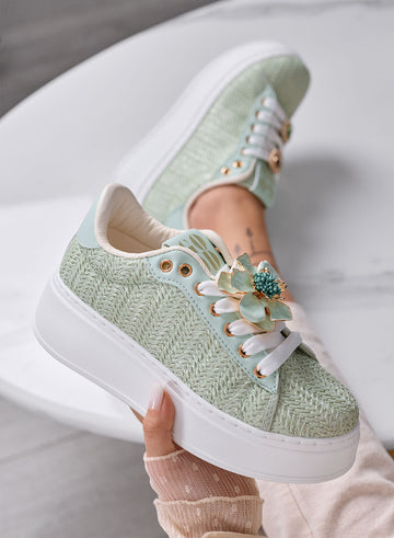 DOROTY - Sneakers Verde Menta con Applicazioni fiore Gioiello e Suola Platform