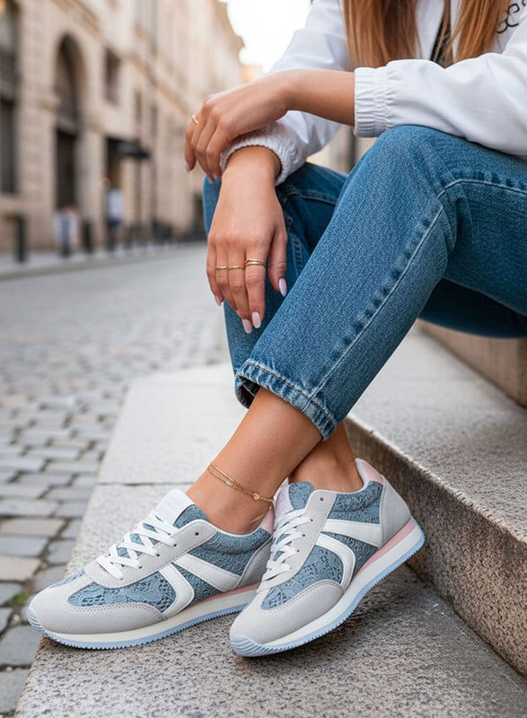GIULIANA - Gray sneakers with blue lace and pink inserts