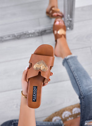 IGGY – Camel slide sandals with gold heart appliqué