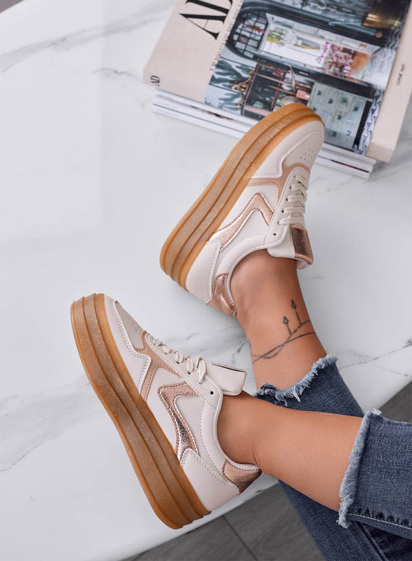 Sneakers beige con inserti champagne laminati e suola in gomma