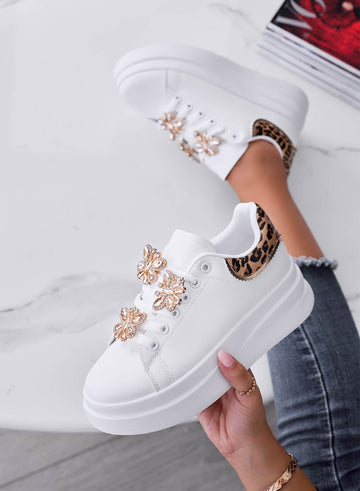 IRENE - Baskets blanches avec talon léopard et papillons bijoux dorés