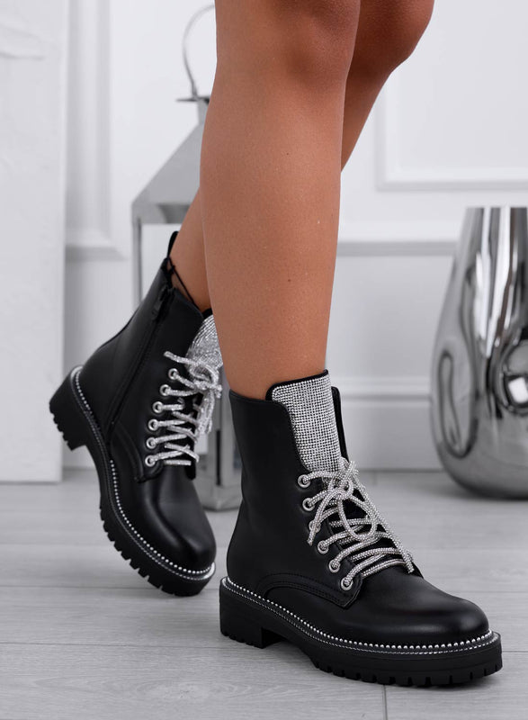 ISIDE - Black ankle boots with jewel laces