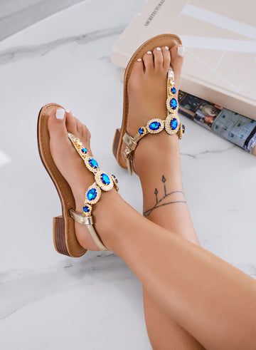 JACKIE - Sandalias joya planas doradas con piedras azules en T