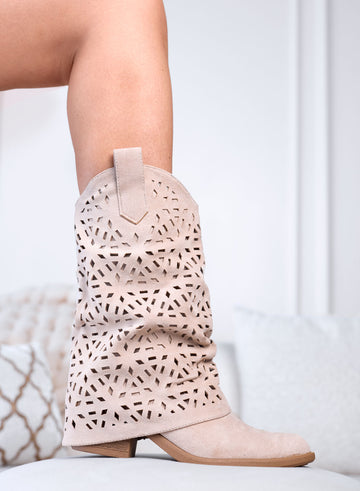 JULY - Stivaletti camperos beige scamosciati traforati con risvolto