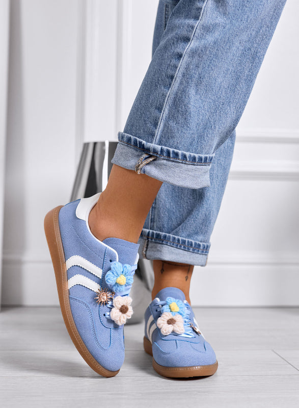 MELISSA - Sneakers azzurre e beige con fiori crochet