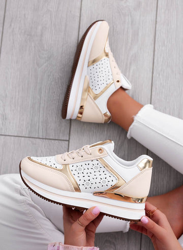 MINA - Zapatillas beige perforadas con detalles dorados