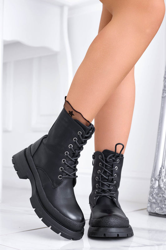 NATALIE - Black amphibious boots with laces