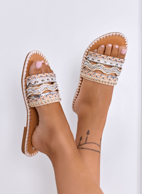 NOEMI - Sandali Ciabatte beige con Fasce Intrecciate con Perline e strass