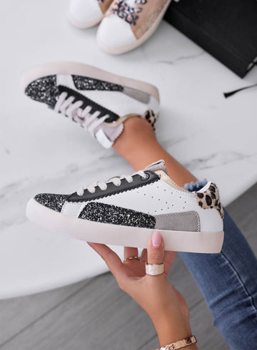 OSCAR - Zapatillas blancas con detalles de estampado animal y glitter negro