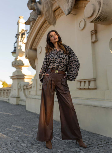 Pantalon marron en similicuir évasé