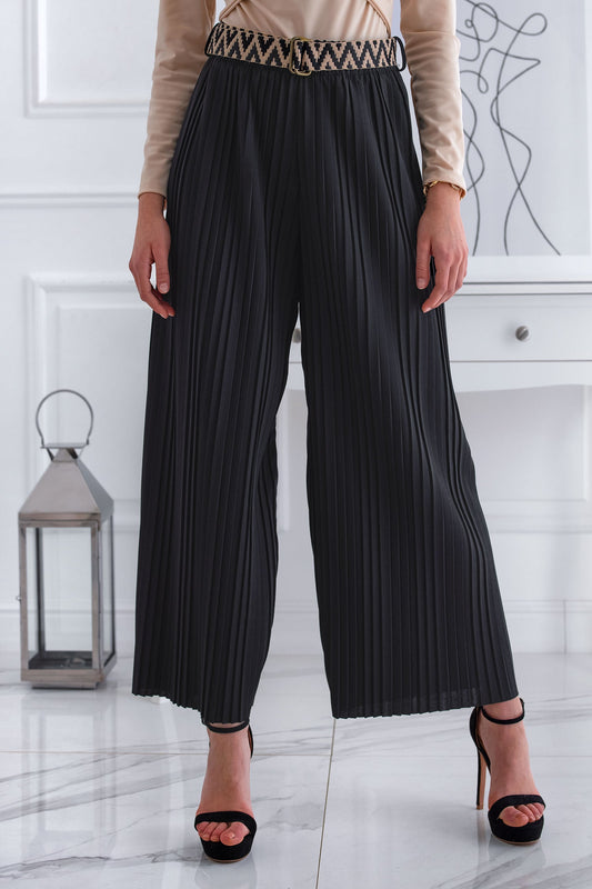 Pleated black trousers with belt