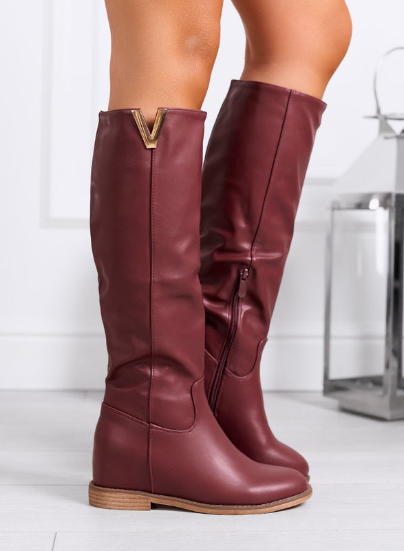 RANDA - Bordeaux faux leather boots with V detail and internal wedge