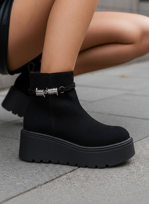 RITA - Black ankle boots with thick sole and jewel detail